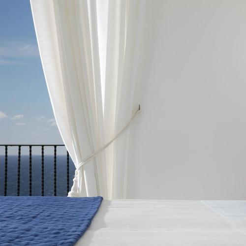 hotelmamela it superior-vista-mare-con-balconcino-francese-o-finestra 016